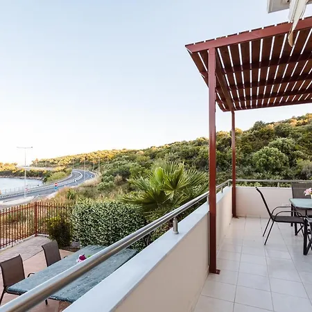 Armonia By The Sea - Majestic Seaside Retreat Petalidi