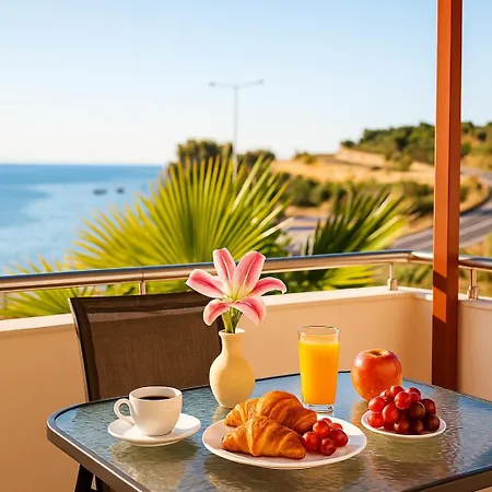 Villa Armonia By The Sea - Majestic Seaside Retreat Petalidi