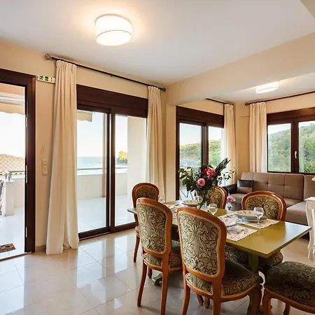 Villa Armonia By The Sea - Majestic Seaside Retreat *
