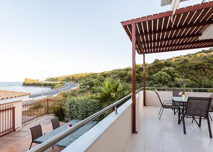 Armonia By The Sea - Majestic Seaside Retreat Πεταλίδι