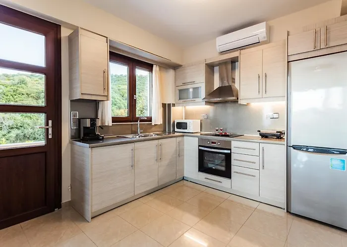 Armonia By The Sea - Majestic Seaside Retreat